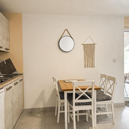 Apartments Silver Novalja Εξωτερικό φωτογραφία